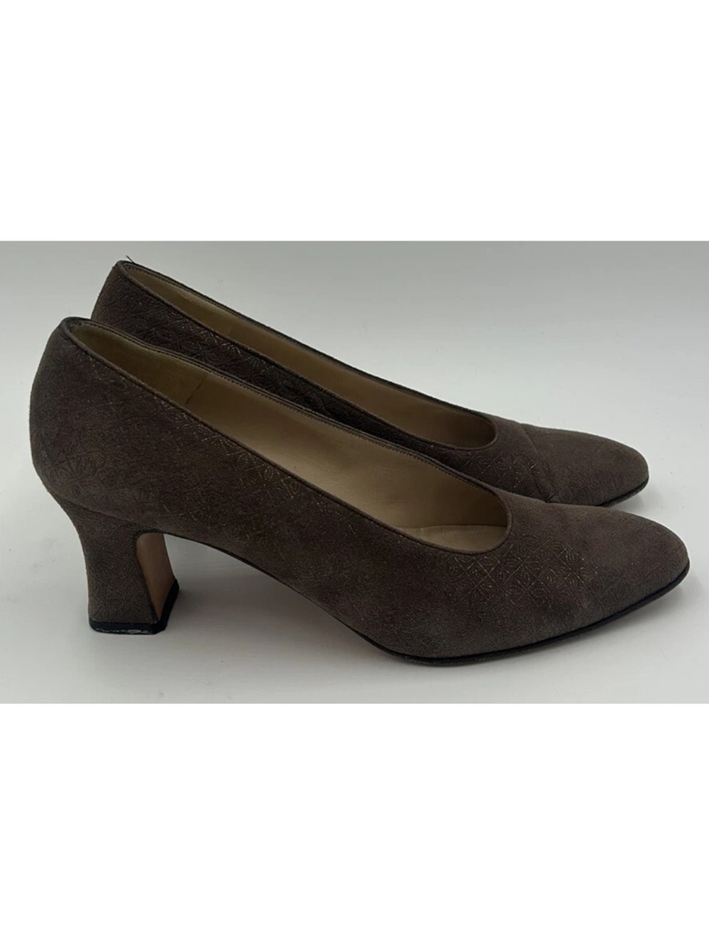 Designer Salvatore Ferragamo Embossed Tan Italian Pumps Women’s Size 8.5 B